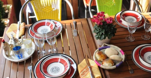 table dressée - Le Riad, Paris