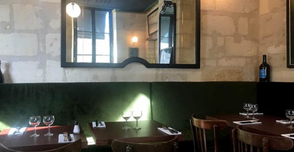 Vue de l’intérieur - Le Café Sainte-Croix, Bordeaux