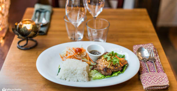 Poulet grillé à la citronnelle - THAÏSIL Restaurant, Paris