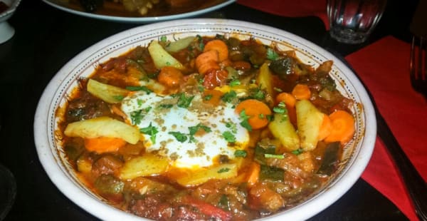 tajine de légumes à l'oeuf - Les Saveurs d'Atika, Paris