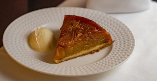 Au Petit Tonneau, Paris