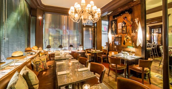 Salle des chapeaux - Caffè Stern, Paris