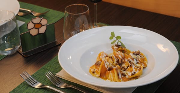 Cappellacci ripieni di faraona crema di zucca castagne e pecorino - Osteria Faleria, Roma