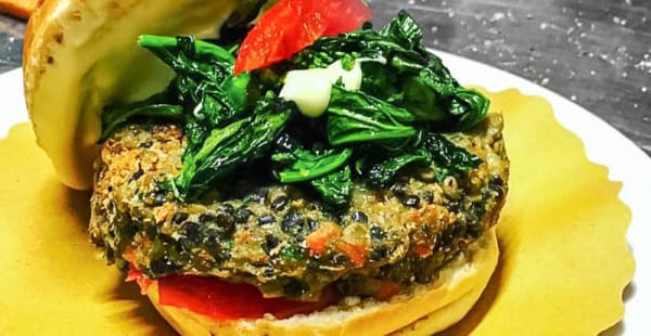 Hamburger di lenticchie con cime di rapa - Bistrot Luce, Roma