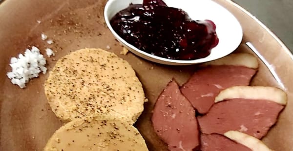 tapas bistronomiques : le foie gras de canard maison et magret fumé - Le Troisième Acte, Bruxelles