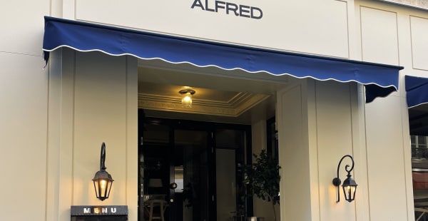 Alfred Paris, Paris