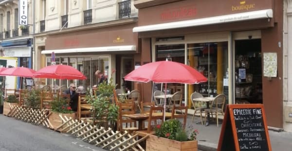 Terrasse - Aux Produits du Sud-Ouest, Paris