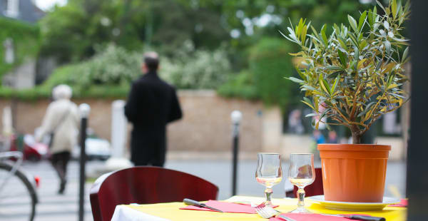 En terrasse, vue sur le jardin des plantes - Girasole, Paris