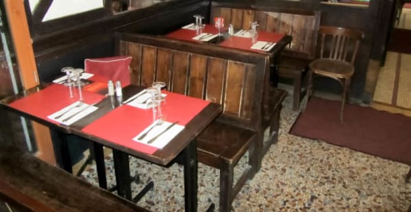 Vue tables - La Taverne de l'Olympia, Paris