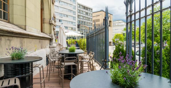 Terrasse - Il Municipo Chez Calvin , Genève