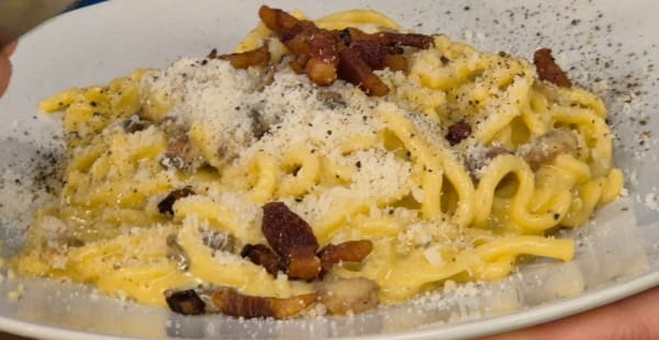 tonnnarelli alla carbonara  - A Casa de Nonna, Roma