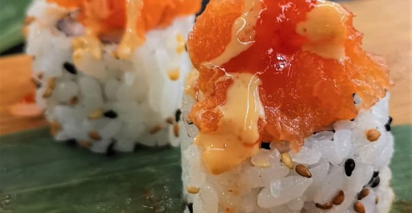 Spice Salmon Roll - Satoru Sushi Garden, Roma