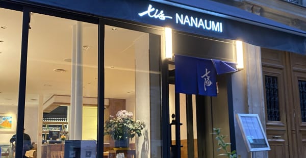 Nanaumi, Paris
