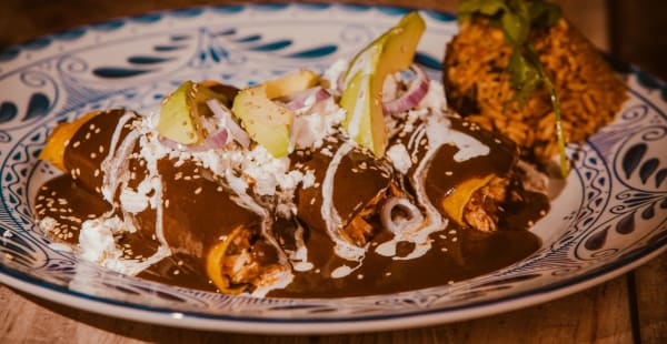 Enchiladas de mole - Le Chat Rouge - Genève, Genève