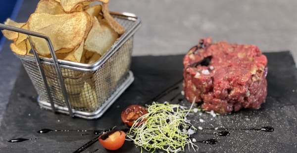 Tartare de filet de boeuf avec chips maison - Ristorante L ‘Europa, Genève