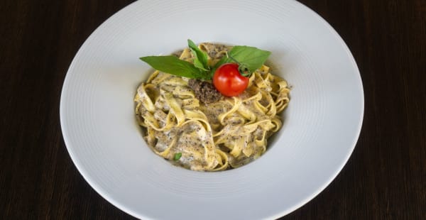 Cacio E Pepe, Paris