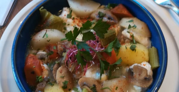 Pot-au-feu de lotte bretonne, légumes d'hiver  - Lobineau, Paris