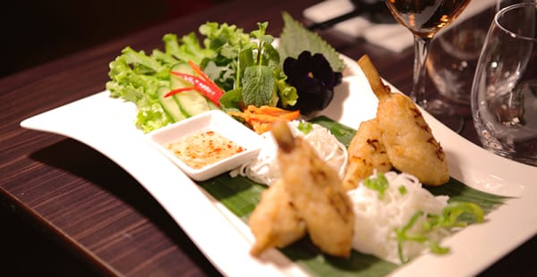 Crevettes enroulées sur canne à sucre - Hanoi, Paris