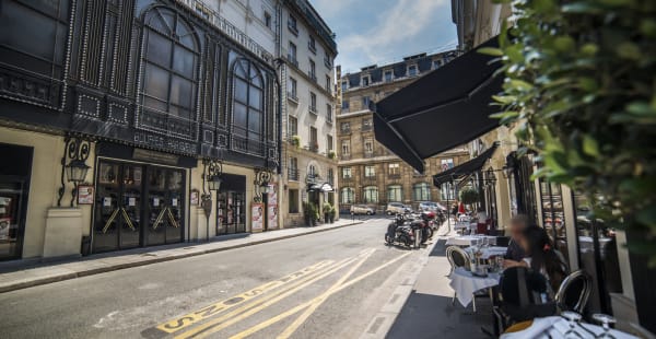 Restaurant en face de théâtre - Villa Dondelli, Paris