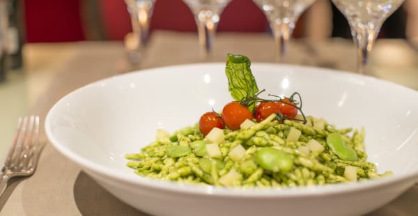 Trofie liguri pesto genovese patate e fave - Villa Dondelli, Paris