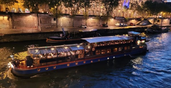 Vue du bateau lors de sa croisières  - Le Calife, Paris