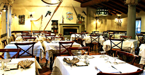 ¼ Porto Rouge  Restaurant Le Tawuik