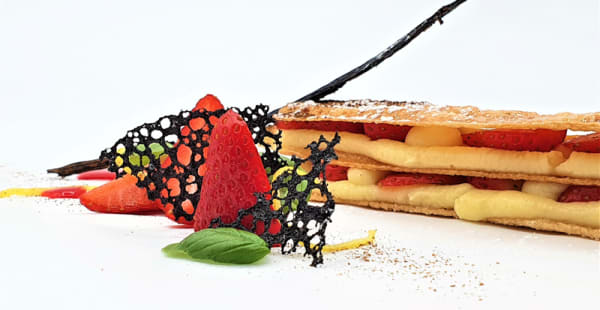 millefoglie con crema alla vaniglia e fragole - Restaurant Vicolo39 - Auberge Communale de Carouge, Carouge