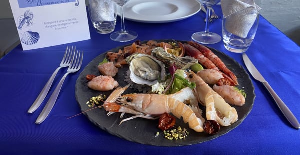 gran plateau di crudi - Sfizio di Mare e Non Solo - Le Mythique Bistrot, Roma