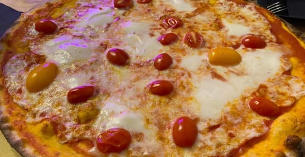 Pizza margherita con datterino giallo e rosso - Cimarra 4, Roma