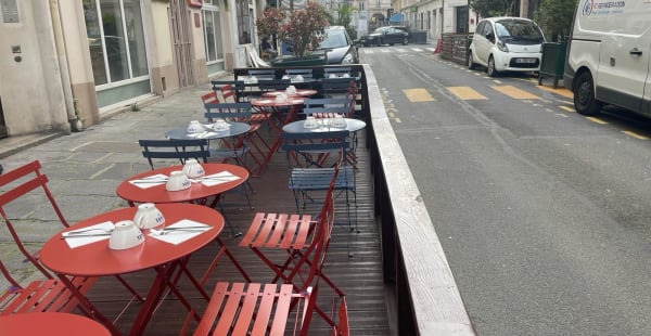 Lucette fait des crêpes (Rue de Trévise), Paris