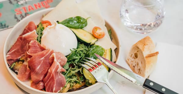 SALADE CAPRESE - Le Stand, Paris