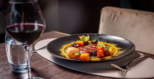 Tagliata de cerf, légumes d’automne en plusieurs façons,  ma sauce poivrade, spätzli maison - Côté Square, Genève