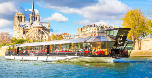 Diner croisière - Tour Eiffel - Les Bateaux Mouches®, Paris