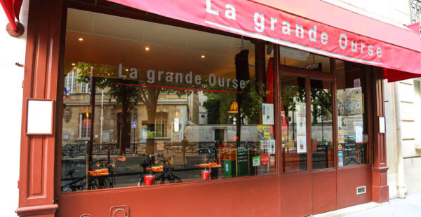 Entrée - La Grande Ourse, Paris