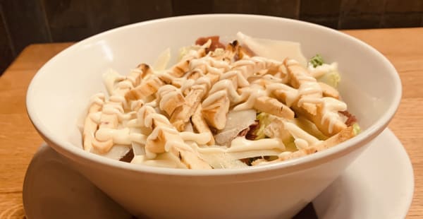 Caesar salad con petto di pollo alla griglia  - Vinando, Roma