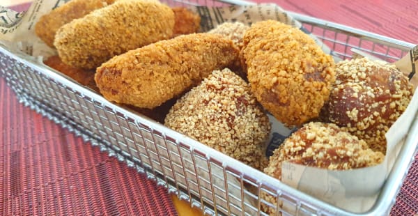 Croquetas sin gluten del restaurante apto para celiacos As de Bastos en Madrid. - As de Bastos Madrid, Madrid