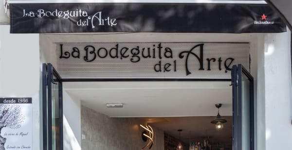 Entrada Del Establecimiento  - La Bodeguita del Arte Retiro, Madrid