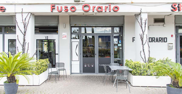 Esterno - Fuso Orario, Roma