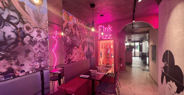 Pink Fizz, Paris