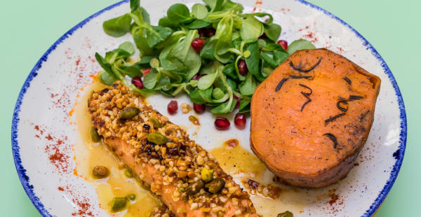 pavé de saumon en croute d'amande - Tess, Paris