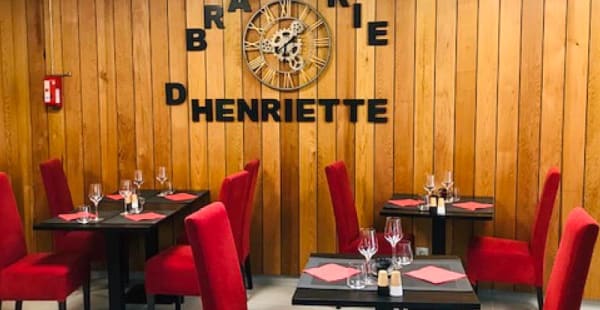 Salle du restaurant de la brasserie d'Henriette - La Brasserie d’Henriette, Ferney-Voltaire