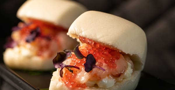 Mantou con stracciata, gambero e perle di pompelmo - Once Centocelle, Roma