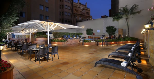 Terrace - Racó del Montblanc - Hotel HCC Montblanc, Barcelona