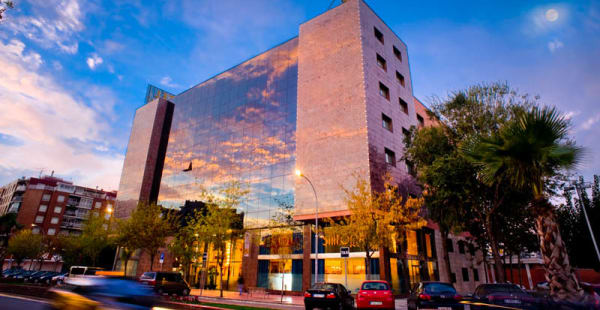 Entrada - Sinfonía - Sallés Hotel Ciutat del Prat, El Prat De Llobregat