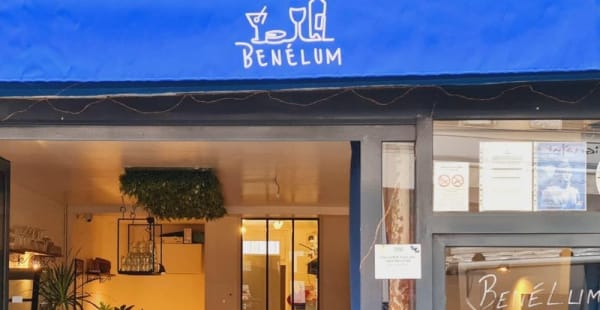 Benelum, Paris