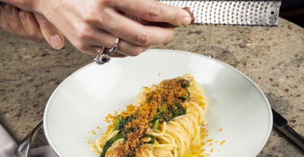 Spagghetti faites main avec poutargue et légumes - Il Cuoco Galante, Paris