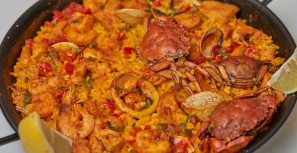 Paella de mariscos - Parisien Restaurante, Madrid