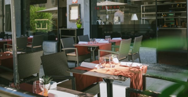 Terrasse - Le Flacon, Carouge