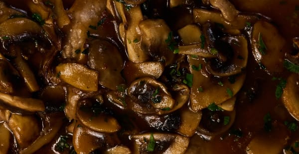 Scaloppine ai funghi - Visconti Madeleine, Paris