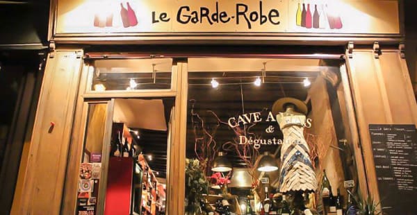 Garde-robe Minty 137cm, 3 portes & 2 tiroirs - noir Campagne - Parisot